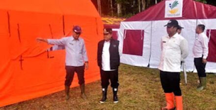 Bupati Agam Tinjau Pembangunan Huntara di Palembayan