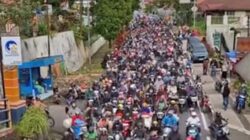 Ratusan Pengendara Roda Dua Padati Jalur Lembah Anai