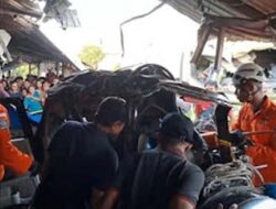 Benturan Truk Tangki di Cilacap, Terios Ringsek dan 4 Korban Jiwa
