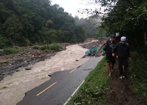Uji Coba Jalur Darurat Lembah Anai Mulai Diberlakukan