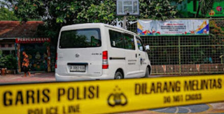 Mobil pengangkut MBG yang menabrak kerumunan siswa di SDN