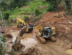 Jalan dan Jembatan Terdampak Banjir Masih Terisolir di Agam