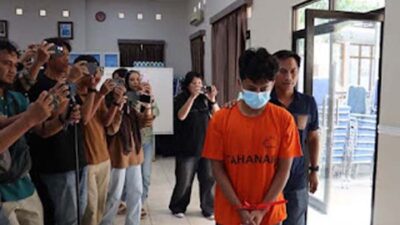 Pelaku teror bom 10 sekolah di Depok.