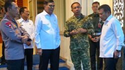 Menko Polkam Djamari Chaniago ratas bareng TNI-Polri dan BIN pada Senin (8/12/205) bahas penanganan bencana Sumatra.