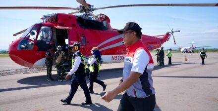 Pertamina Patra Niaga kembali memastikan pasokan energi di wilayah Aceh yang sulit dijangkau tetap lancar melalui jalur udara.