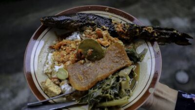 Kuliner legendaris di Jogja punya cita rasa autentik. Disebut legendaris, sebab beberapa di antaranya bertahan sejak tahun 1950-an.