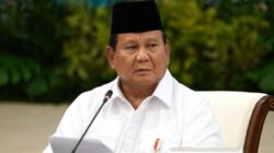 Presiden Prabowo Subianto melarang pejabat hingga tokoh untuk datang ke lokasi bencana sebagai bentuk wisata dalam Sidang Kabinet Paripurna pada Senin (15/12/2025).