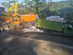Arus Padang–Solok Macet Akibat Truk Terguling di Indarung