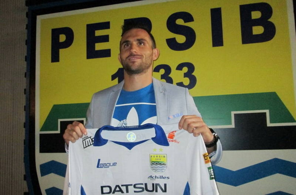 Ilija Spasojevic saat baru bergabung dengan Persib Bandung.