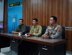 Kepala BNPB Letjen Suharyanto Minta Maaf Usai Tinjau Dampak Banjir di Tapanuli Selatan