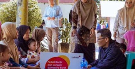 Indosat Salurkan Bantuan untuk Korban Banjir dan Longsor di Padang Pariaman