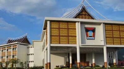 Balai Kota Padang di Aie Pacah, Kota Padang.