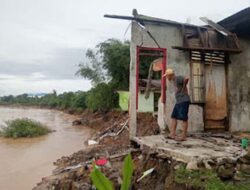 Warga Terpaksa Mengungsi Akibat Abrasi di Sungai Buluh Buluh