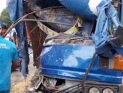 Empat Truk Tabrakan di Ngoro, Jombang, Warga Panik