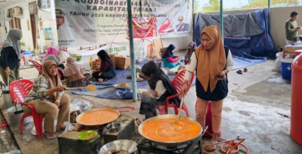 Dinsos Sumbar Kerahkan 605 TAGANA, Dirikan 55 Dapur Umum, dan Salurkan 8,6 Ton Beras untuk Korban Bencana
