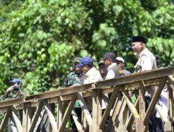Presiden Prabowo Apresiasi TNI dan Warga dalam Pembangunan Jembatan Bailey Padang Mantuang