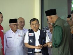Gubernur Mahyeldi Sambut Kedatangan Jusuf Kalla Tinjau Bencana Banjir Bandang di Sumbar