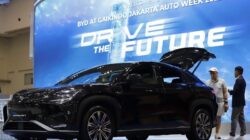 BYD Sealion 7 tarik perhatian pengunjung GJAW 2025.