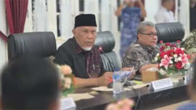 Gubernur Sumatera Barat, Mahyeldi Ansharullah, memimpin FGD