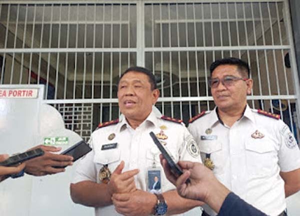 Karya Bernilai Jual, Warga Binaan Lapas Padang Tekuni UMKM Sandal Hotel