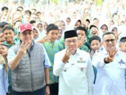 Irman Gusman Salurkan Rp15,7 Juta untuk Siswa Kurang Mampu