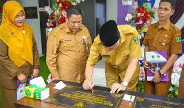 Gubernur Sumbar, Mahyeldi Ansharullah meresmikan Badan Layanan Umum Daerah (BLUD)