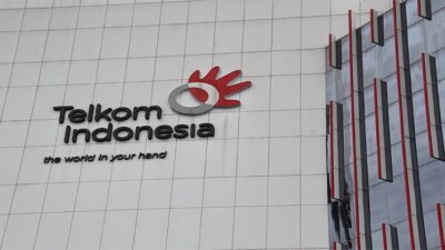 Harga saham Telkom melonjak hingga 81 persen.