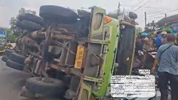 Kecelakaan maut melibatkan truk kontainer dan sepeda motor