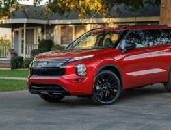 Mitsubishi Mulai Produksi Rogue PHEV dan Navara untuk Nissan