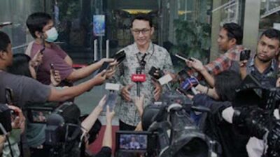 Juru bicara KPK Budi Prasetyo memberi keterangan pers di gedung KPK.