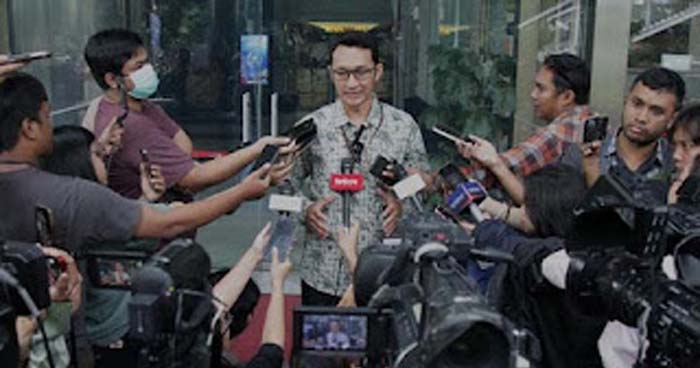 Juru bicara KPK Budi Prasetyo memberi keterangan pers di gedung KPK.