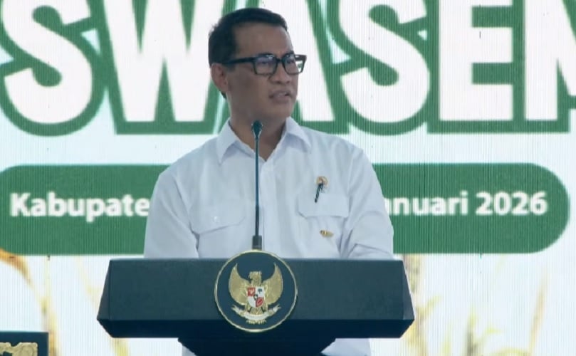 Menteri Pertanian Amran Sulaiman saat memberikan sambutan dalam acara pengumuman swasembada pangan di Karawang, Jawa Barat, Rabu (7/1/2026).