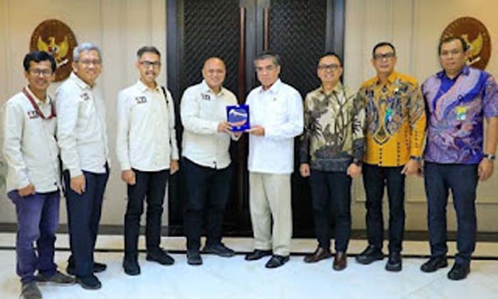 Pengurus Pusat Ikatan Jurnalis Televisi Indonesia (IJTI), foto bersama.