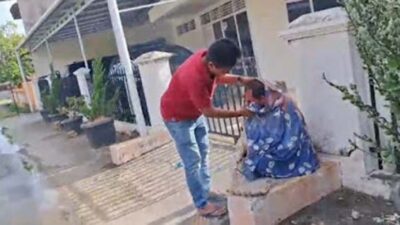 Seorang warga nyaris pingsan setelah diserang kawanan lebah