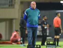 Bojan Hodak Tegaskan Belum Ada Rencana Datangkan Joey Pelupessy dan Maarten Paes