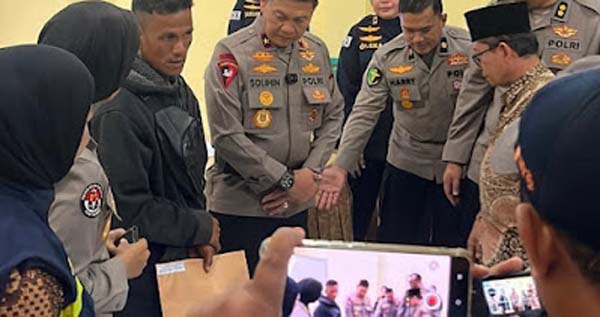 Tim DVI Polda Sumbar identifikasi tiga korban banjir bandang lewat tes DNA