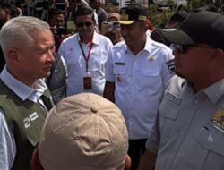 Danantara Indonesia dan Komisi VI DPR RI Tinjau Pembangunan Huntara di Batang Anai