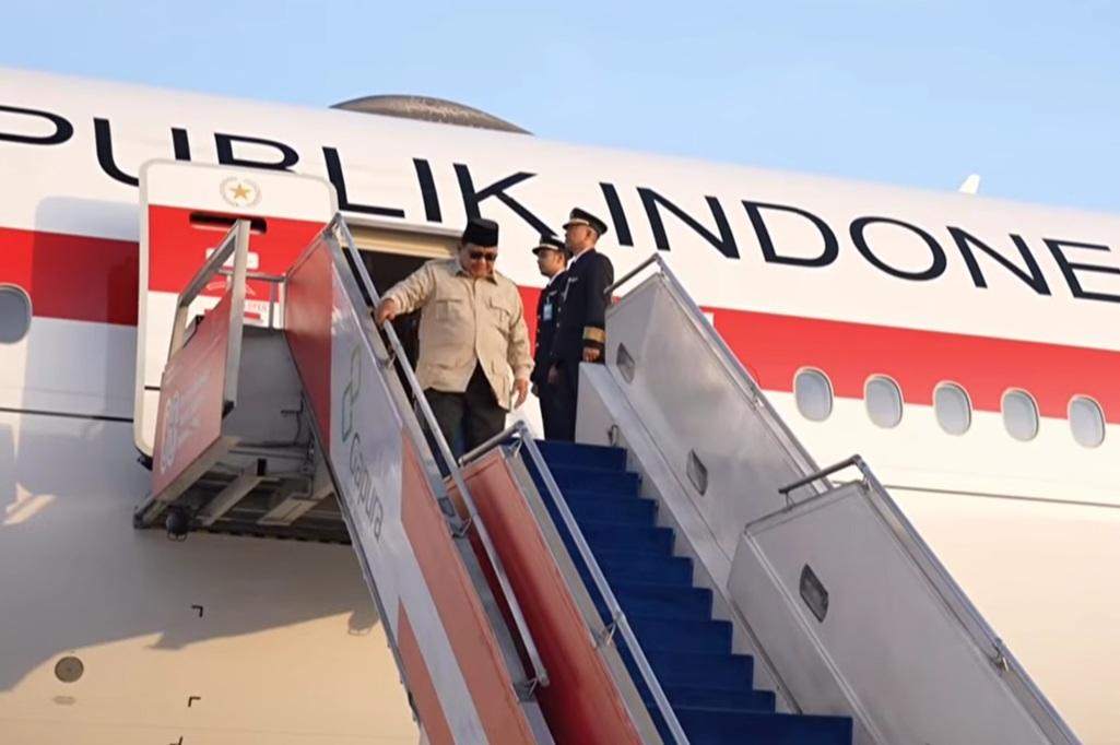 Presiden Prabowo Subianto tiba di Tanah Air usai mengunjungi Inggris, Swiss, dan Prancis, Sabtu (24/1/2026).