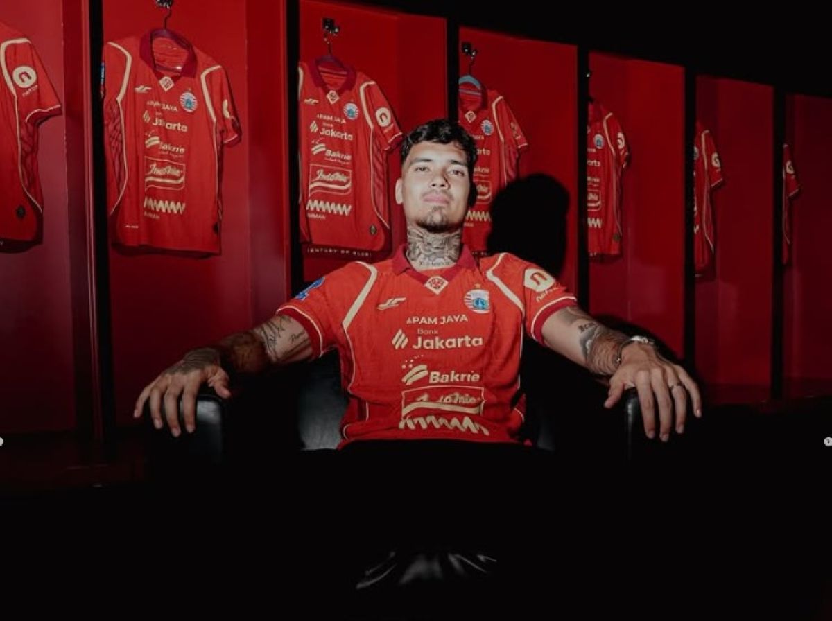 Shayne Pattynama resmi gabung Persija Jakarta.