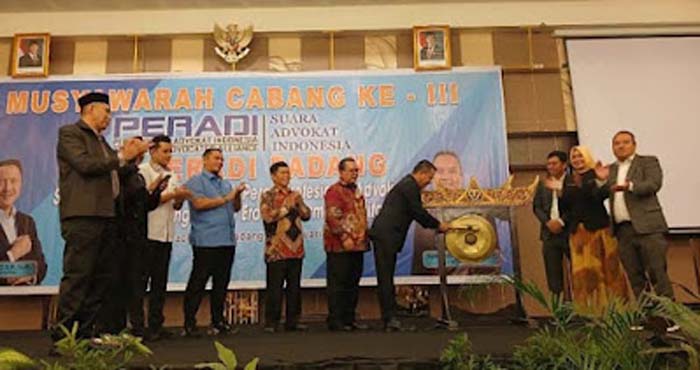 Peresmian Musyawarah Cabang III Peradi SAI Padang.