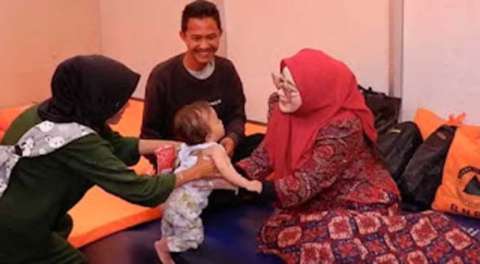 Kawal Pemulihan Pasca-Bencana di Pessel, Lisda Hendrajoni Pastikan Bantuan Pusat Tepat Sasaran.