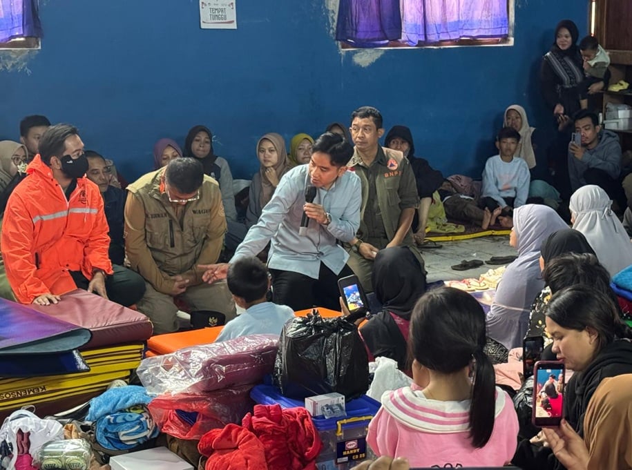 Wapres Gibran Rakabuming Raka menginstruksikan agar pemerintah daerah memastikan bantuan tepat sasaran, termasuk penanganan rumah warga yang rusak.