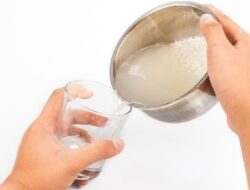 Manfaat Cuci Muka dengan Air Beras, Tradisi Alami yang Kembali Populer