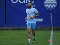 Layvin Kurzawa Resmi Gabung Persib, Langsung Ikut Latihan di GBLA