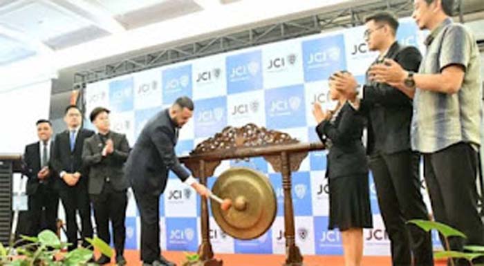 Wali Kota Padang, Fadly Amran, turut membuka kegiatan.