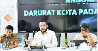 Wali Kota Padang, Fadly Amran, sedang menyampaikan.