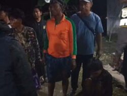 Pemuda Terpergok di Kamar Wanita Bersuami, Warga Sandera dan Bakar Motor