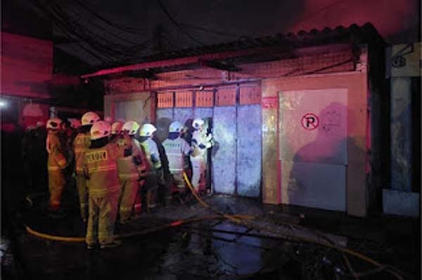 Kebakaran lapak konveksi di Tambora, Jakbar