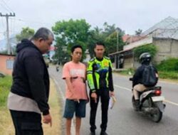 Pengendara Honda Beat Terjatuh Terseret Truk di Gunung Talang