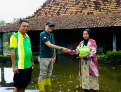 Kunjungi Warga Ngastorejo, RS Mitra Bangsa Pati Salurkan Bantuan Pasca Terdampak Banjir